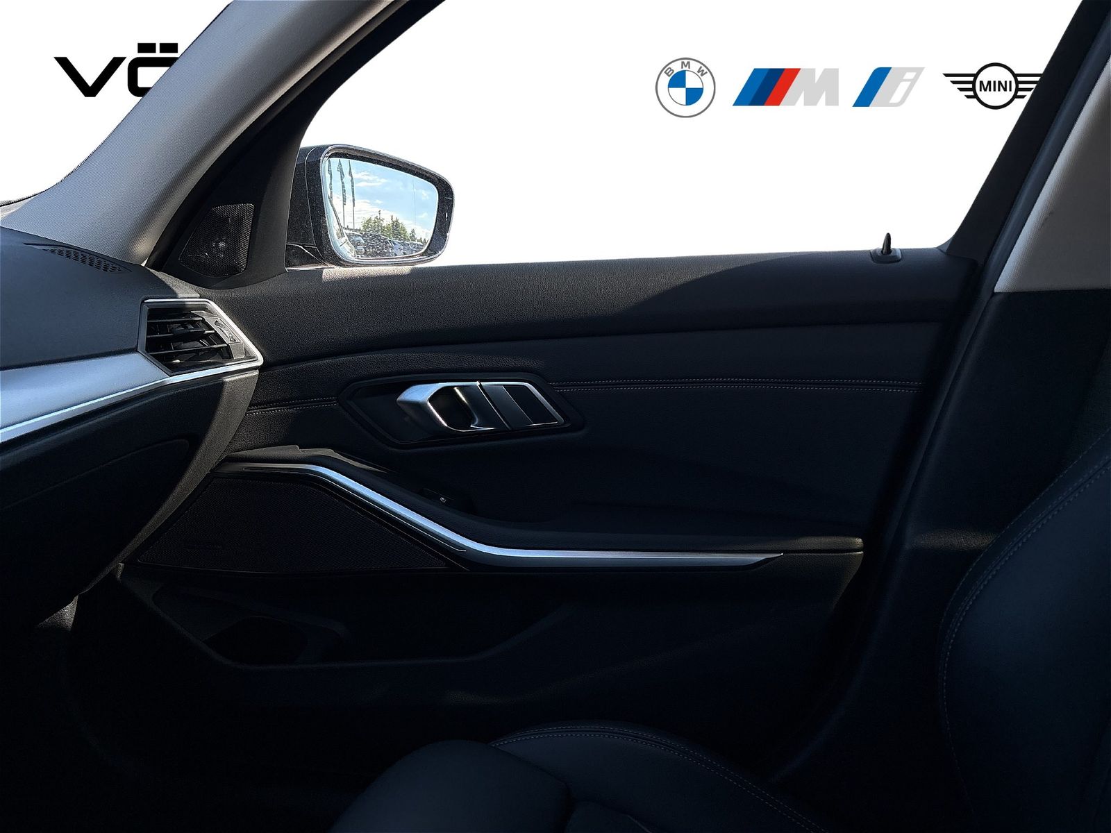 BMW 330e xDrive Touring Sport Line Panoramadach AHK foto 11