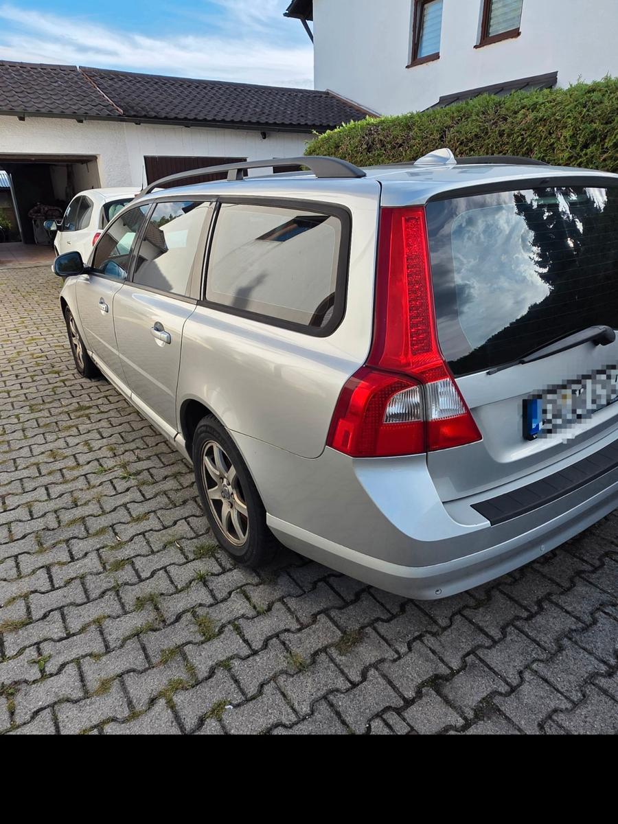 Volvo V70 2008 — engine 2.400 cm³, 163 HP (120kW)