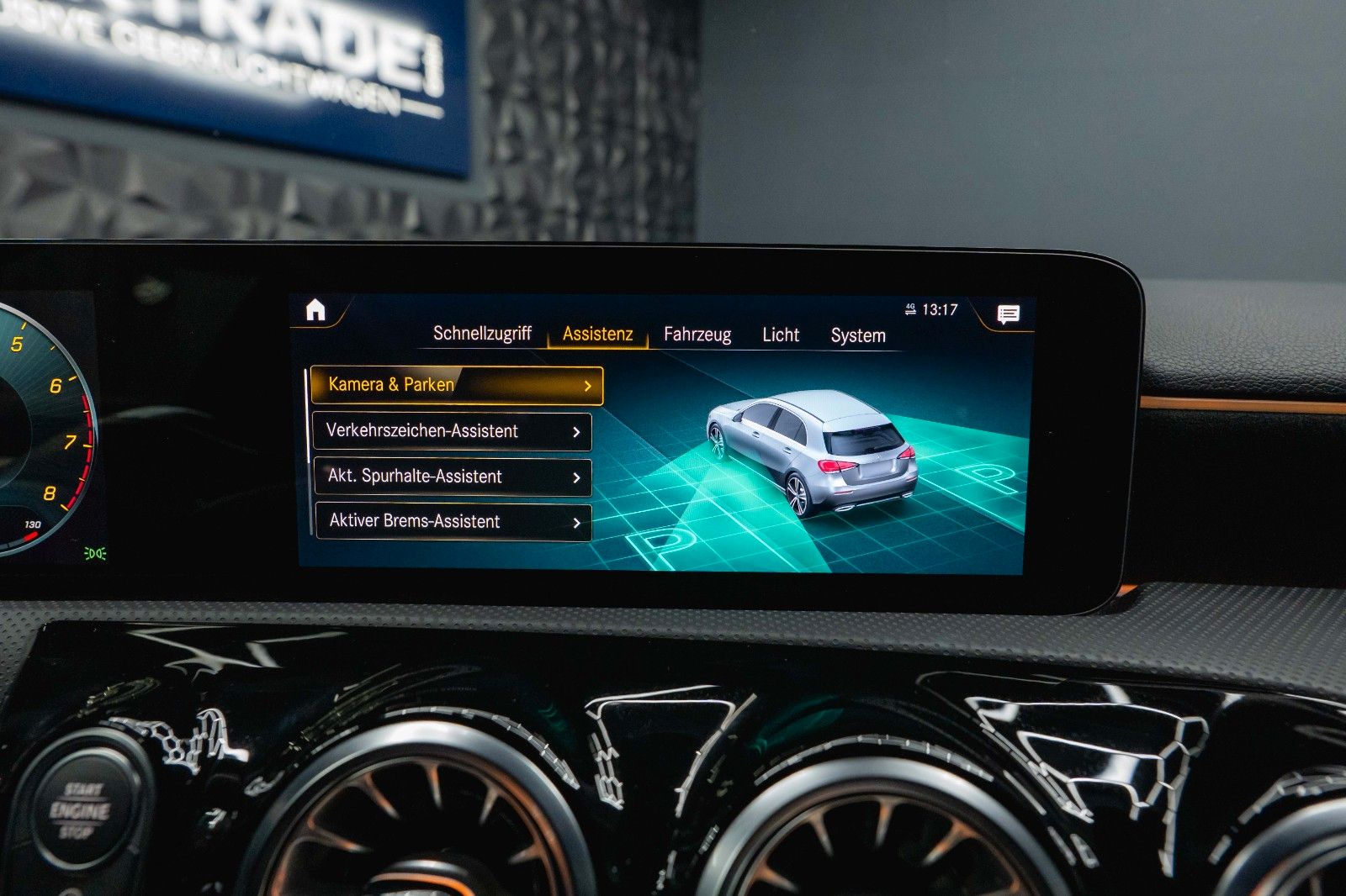 Fahrzeugabbildung Mercedes-Benz A 250 AMG Line Night-Paket *ACC*Head Up*DAB*19%*