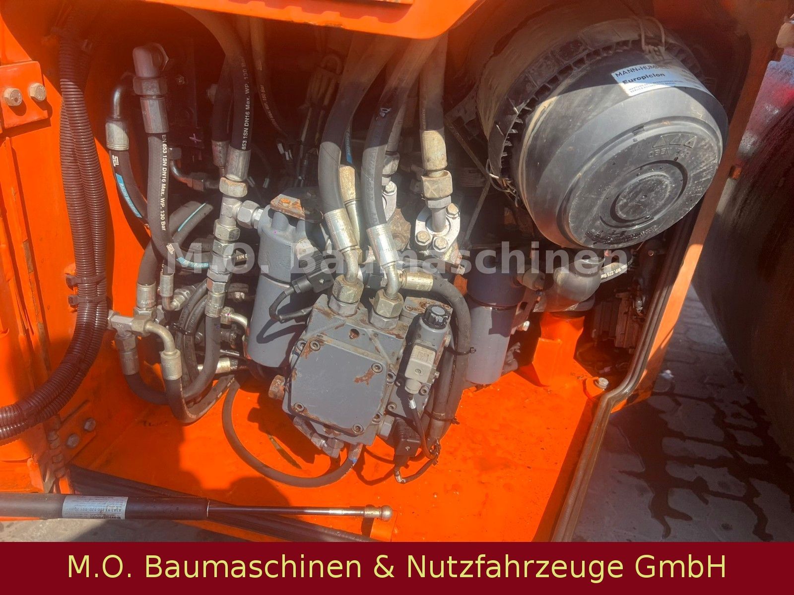 Fahrzeugabbildung Hamm DV 70  VO/ Walze / 7,5t