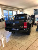 Volkswagen Amarok - Volkswagen Amarok: Schwarz