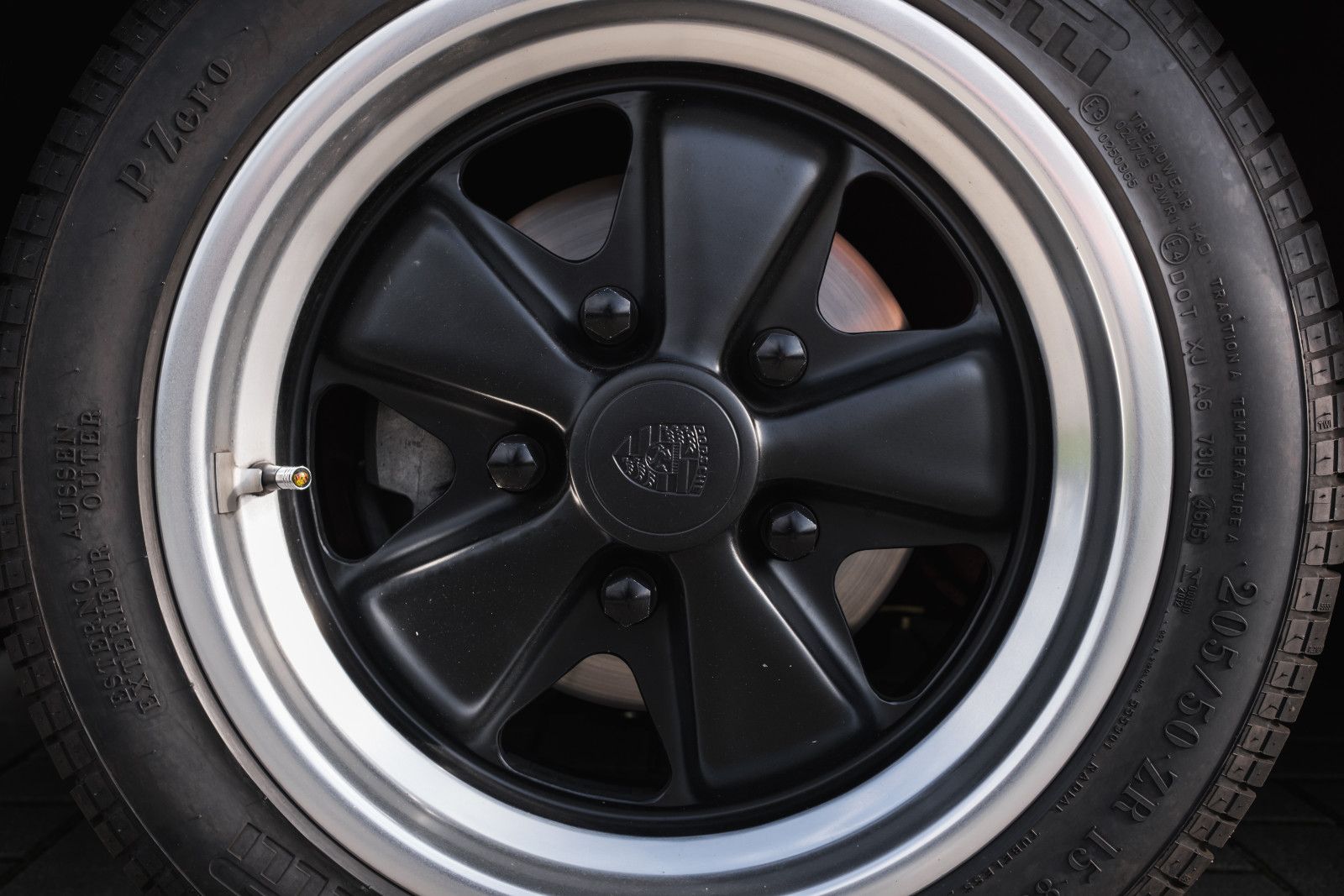 Fahrzeugabbildung Porsche 911/930 Turbo 3.0-Neuaufbau-dt. Fzg.-Matching N