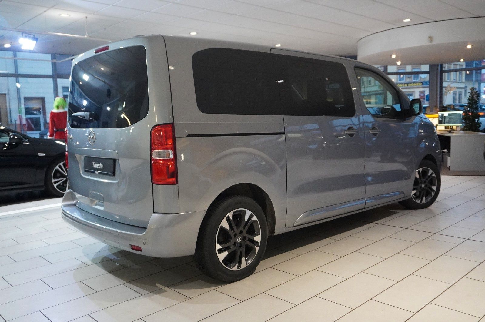 Fahrzeugabbildung Opel Zafira Life 2.0D "M" EDITION 8-SITZ NAVI/HUD/DAB