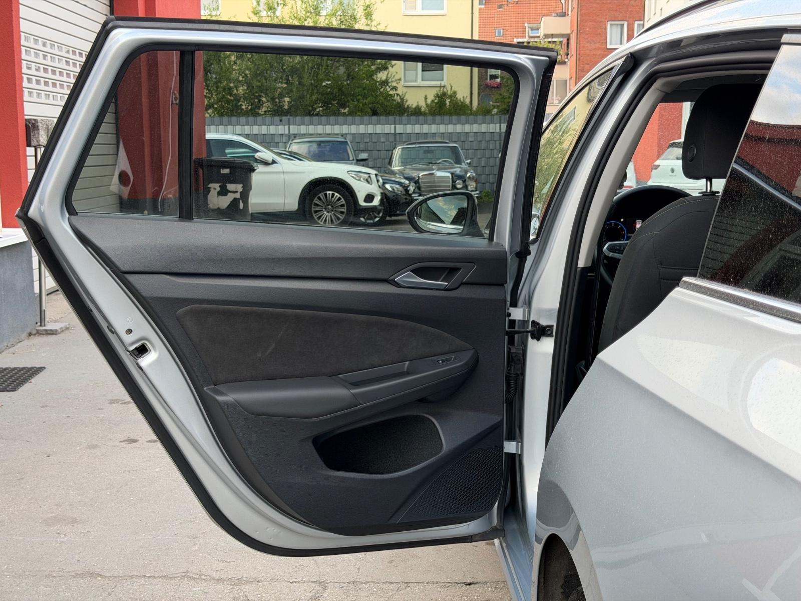 Volkswagen Golf VIII Variant Style*ACC*R-KAM*MEMORY*AHK*, миниатюра 23