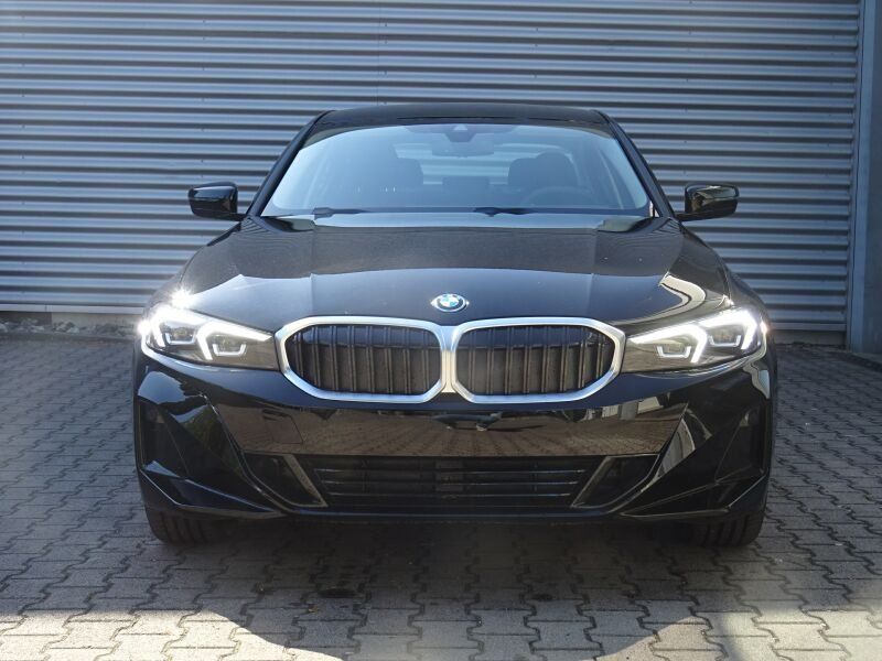 BMW 330 - Bild 2