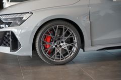 AUDI RS3 Sportback | Pano | Schalensitze | Keramik AUDI RS3 Sportback | Pano | Schalensitze | Keramik