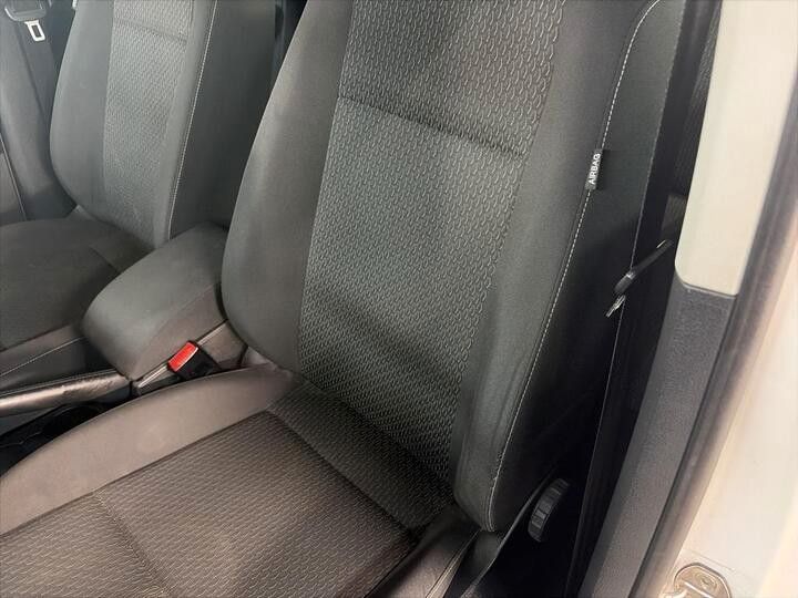 Fahrzeugabbildung Volkswagen Caddy Maxi TRENDLINE TDI NAVI GRA 5-SITZE