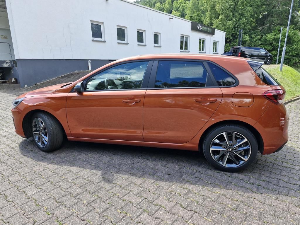 Autohaus Zimpel & Franke - Hyundai i30 Advantage 1.0 T-GDI Navi+Kamera+SHZ+LED - Bild 6 Autohaus Zimpel & Franke - Hyundai i30 Advantage 1.0 T-GDI Navi+Kamera+SHZ+LED - Bild 6