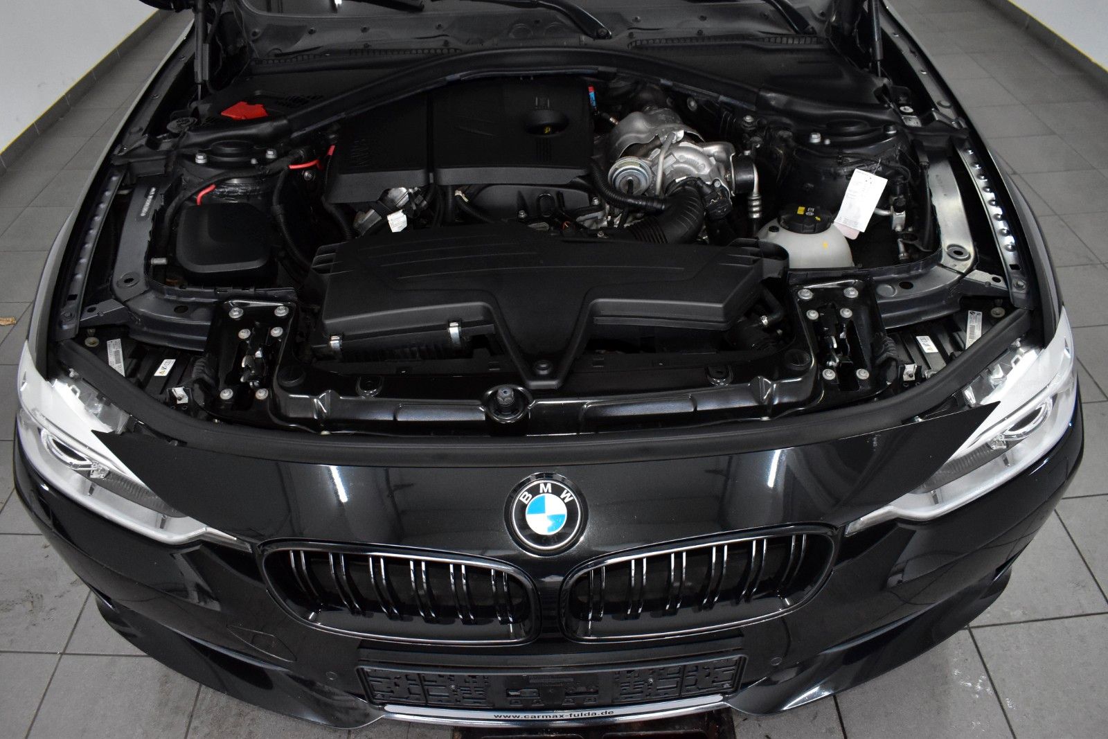 Fahrzeugabbildung BMW 316i Touring Navi,Bi-Xenon,SH,PDC,Comfort-Paket