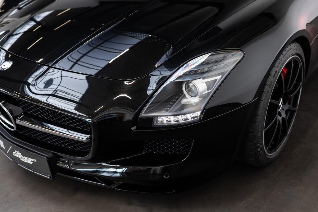 Mercedes-Benz SLS AMG