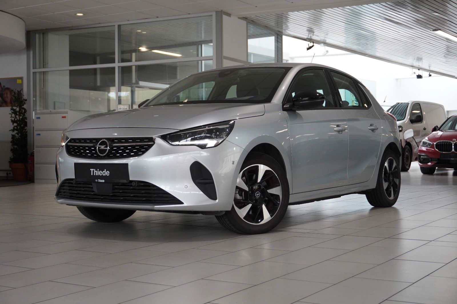 Fahrzeugabbildung Opel Corsa-e F ELEGANCE 1-PHASIG NAVI/LED/KAMERA/DAB+