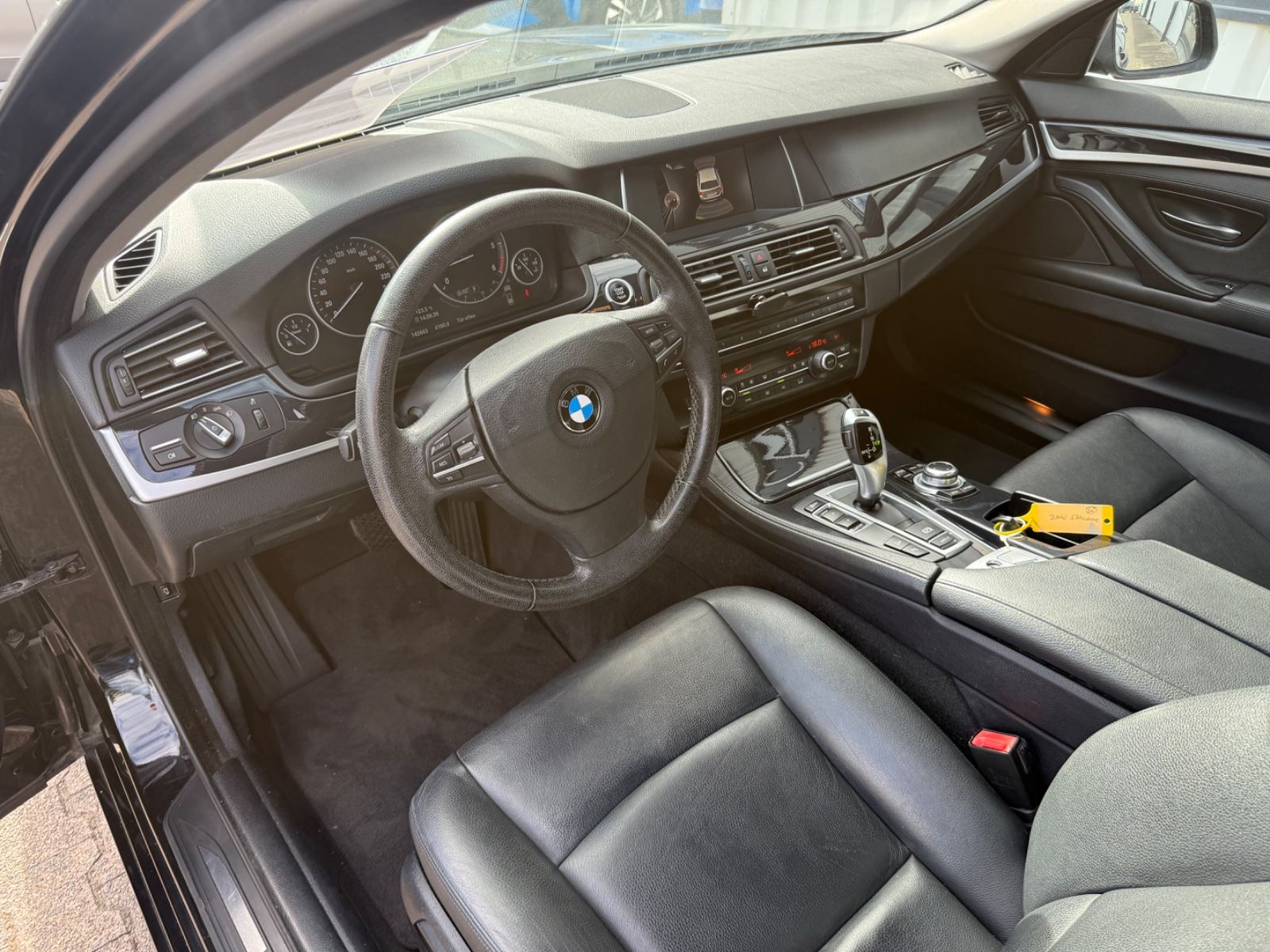 Bmw 530d xDrive Touring "Leder-Navi-Automatik" – Bild 8
