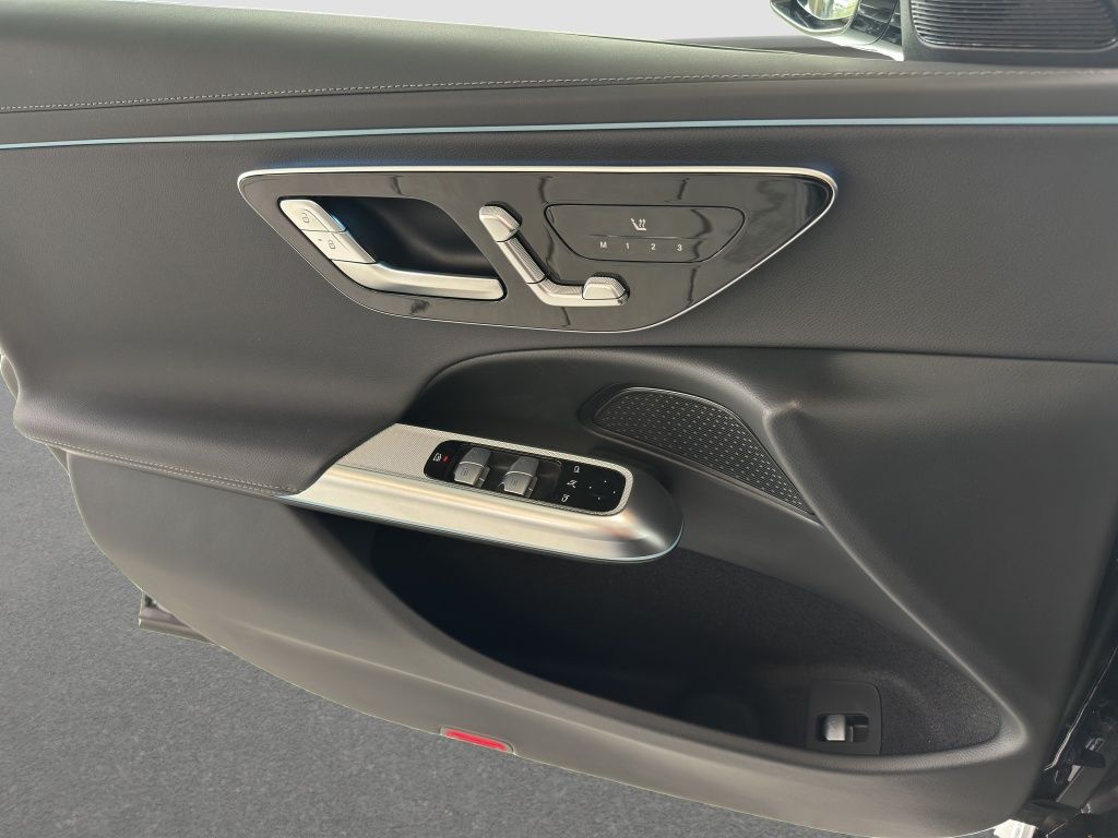 Fahrzeugabbildung Mercedes-Benz E 300 de T-Modell mit EQ Hybrid Technologie AHK