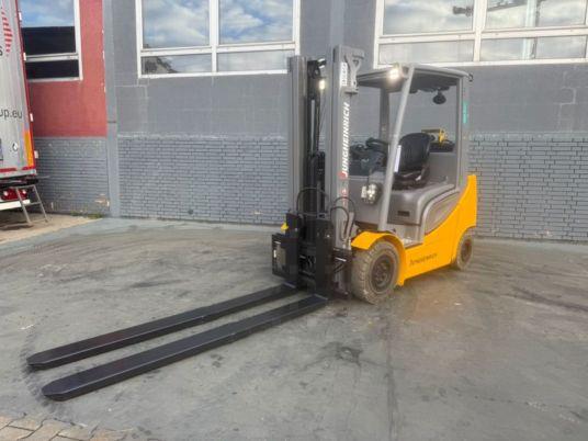 Jungheinrich TFG 320s Baujahr 2020/ Stunden 1083/ HH 4640