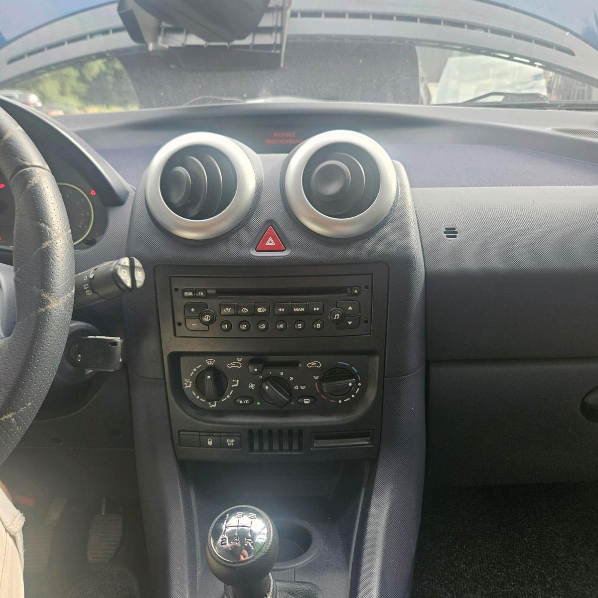 Peugeot 1007 2006 — photo 6
