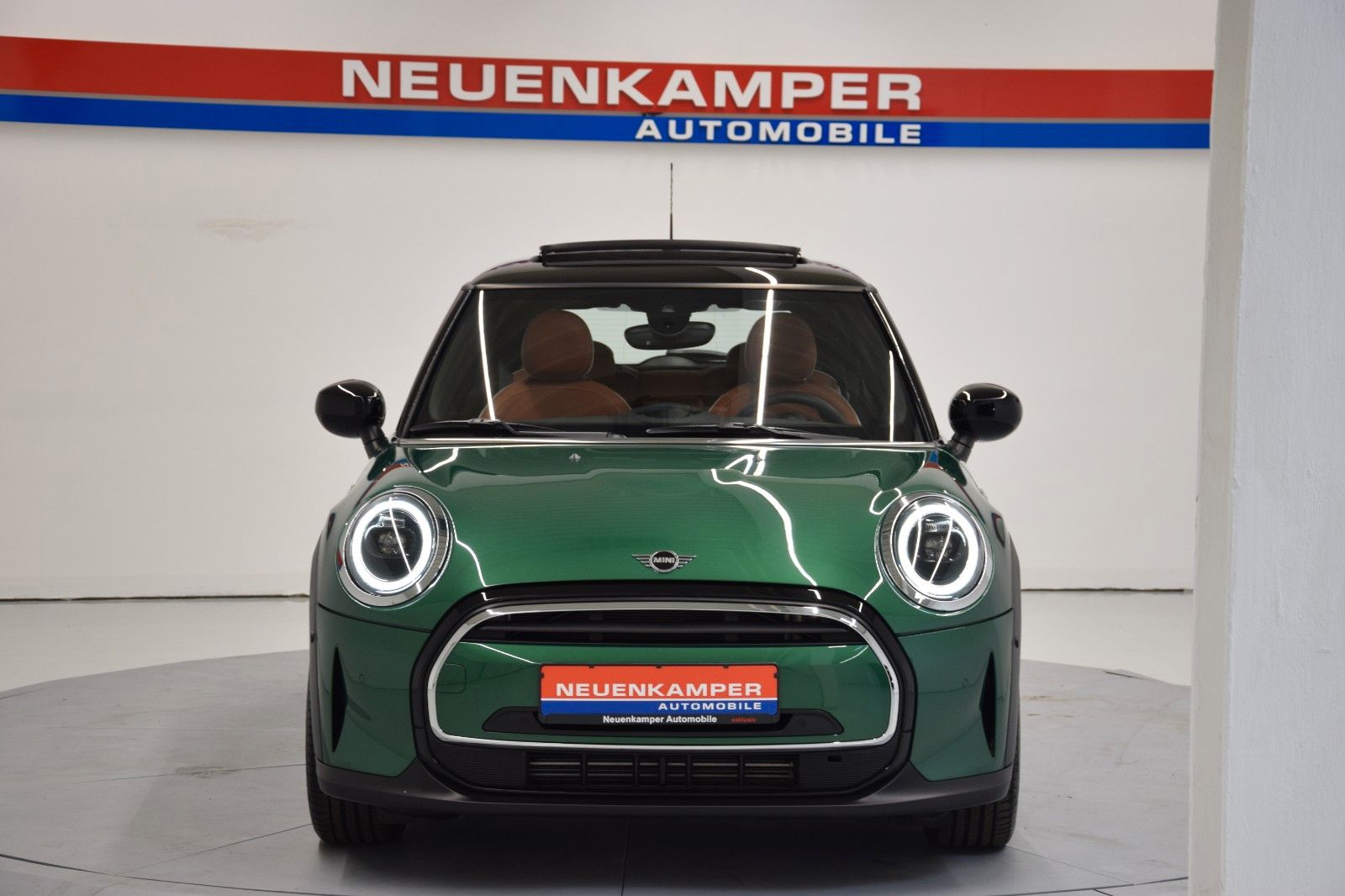 Fahrzeugabbildung MINI Cooper MiniYours Trim Special Edition Pano Leder