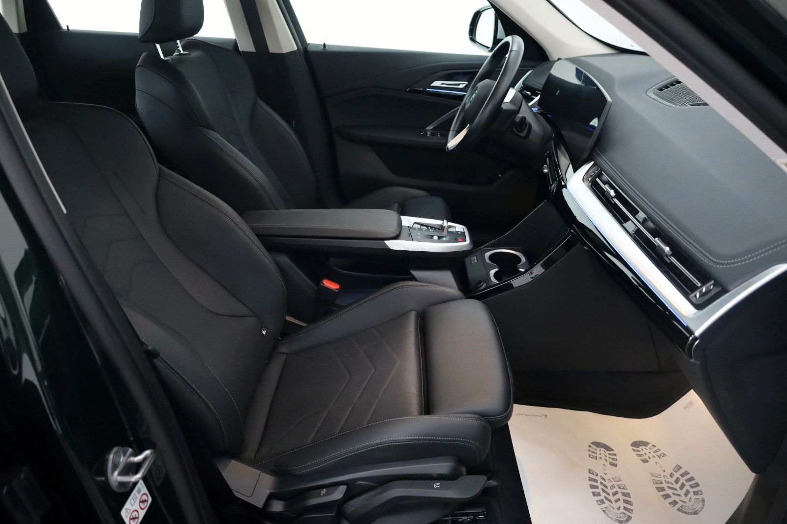 Fahrzeugabbildung BMW iX1 xDrive30 xLine,Leder,Navi,M Fahrwerk,Kamera