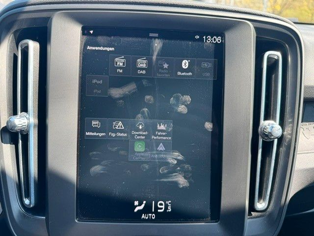 Fahrzeugabbildung Volvo XC 40 Momentum Core Assistenten AHK LED