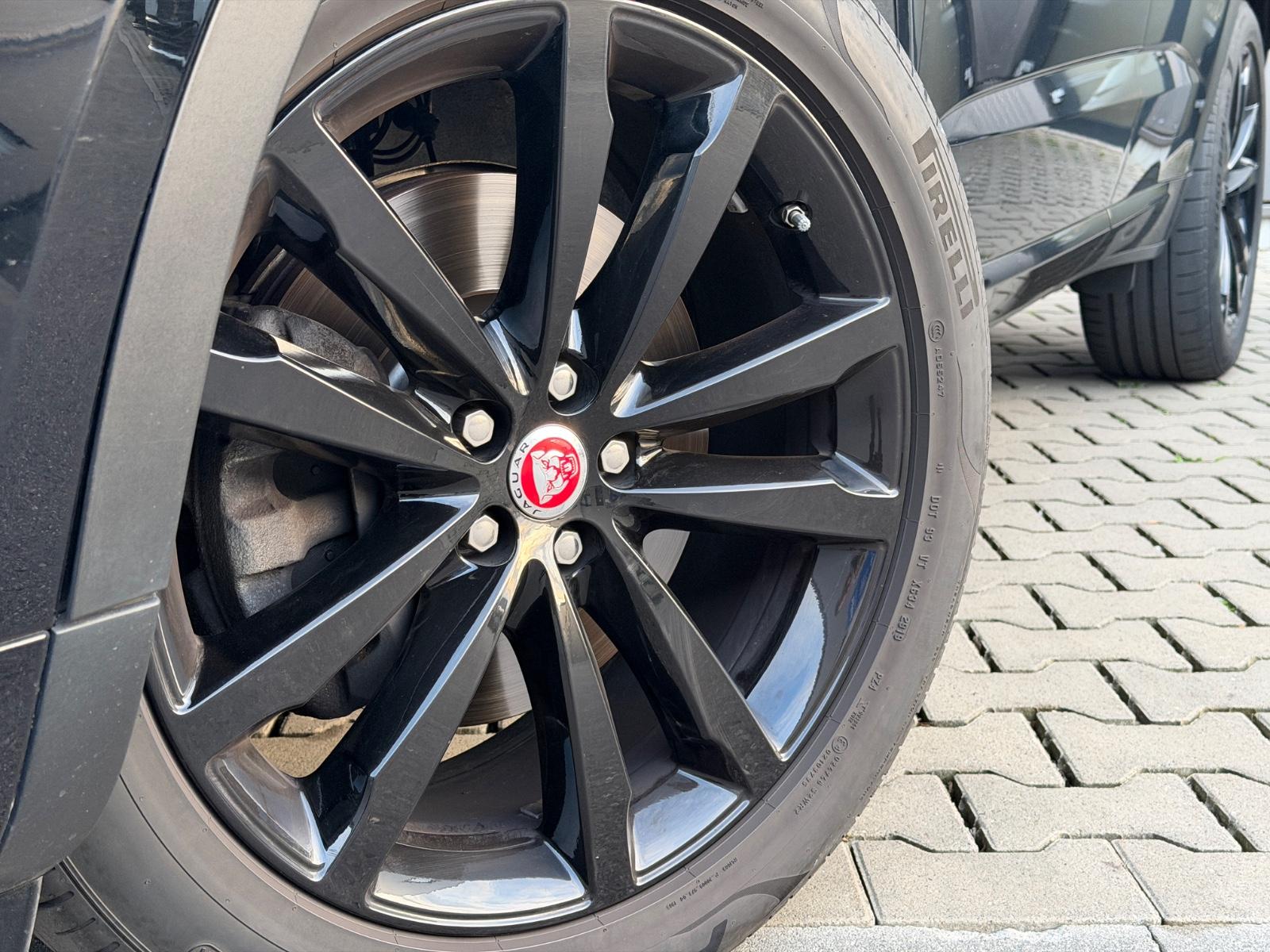 Jaguar E-PACE R-Dynamic S AWD|AHK|8Fach|