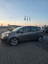 Opel Meriva 1.4 Color Edition 103kW Color Edition - Opel Meriva Gebrauchtwagen in Frankfurt