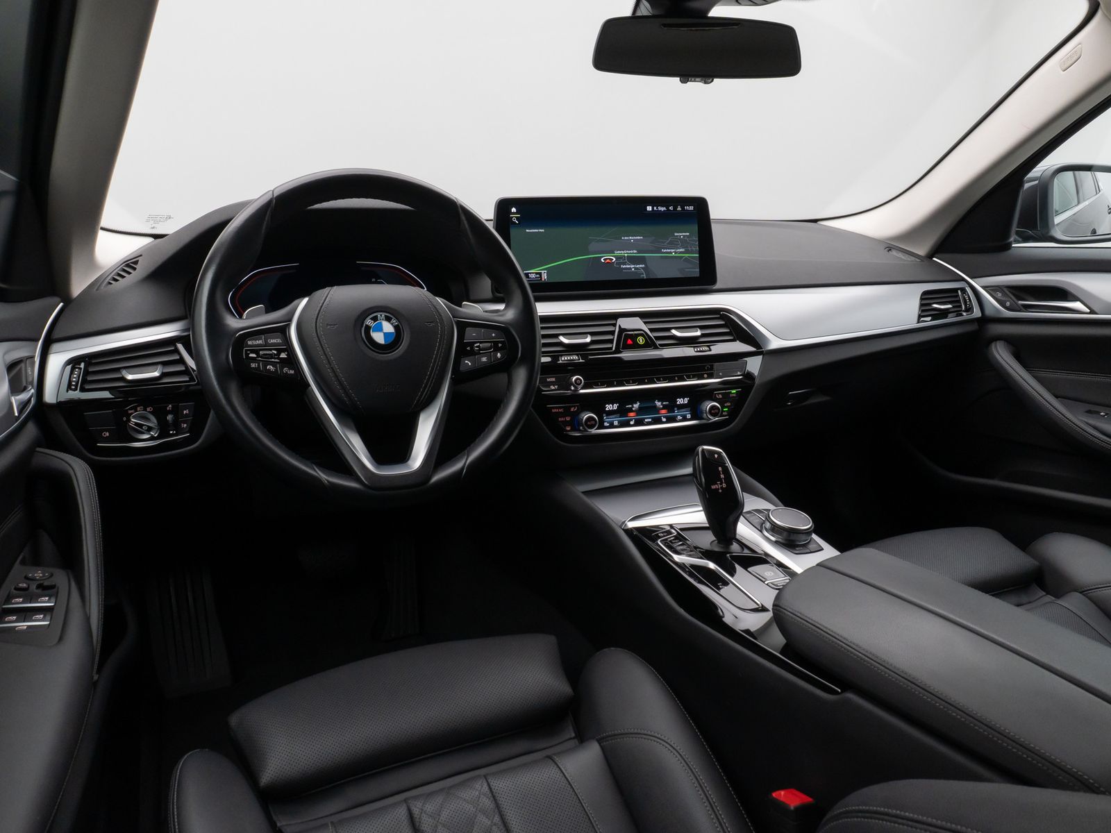 Fahrzeugabbildung BMW 520d Kamera DAB 4xKlima AHK Alarm Leder Sport