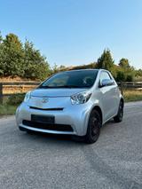 Toyota IQ silber 74419 km - Toyota IQ: Privatanbieter