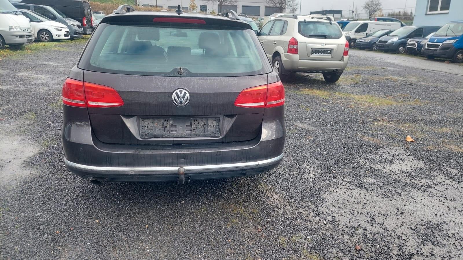 Volkswagen Passat 2011 — engine 1.598 cm³, 105 HP (77kW)