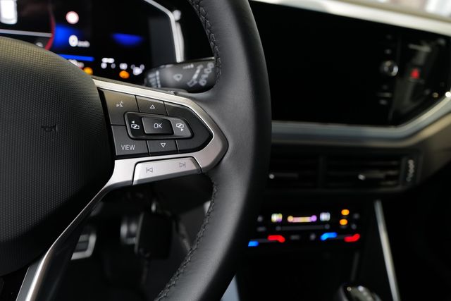 Volkswagen Polo VI 1.0TSI DSG Goal Plus-Paket Navi RKAM ACC