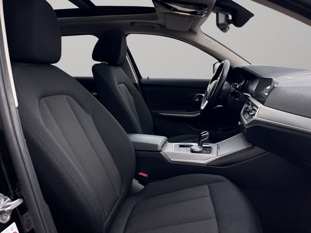 Foto Nummer 12: BMW 330e xDrive