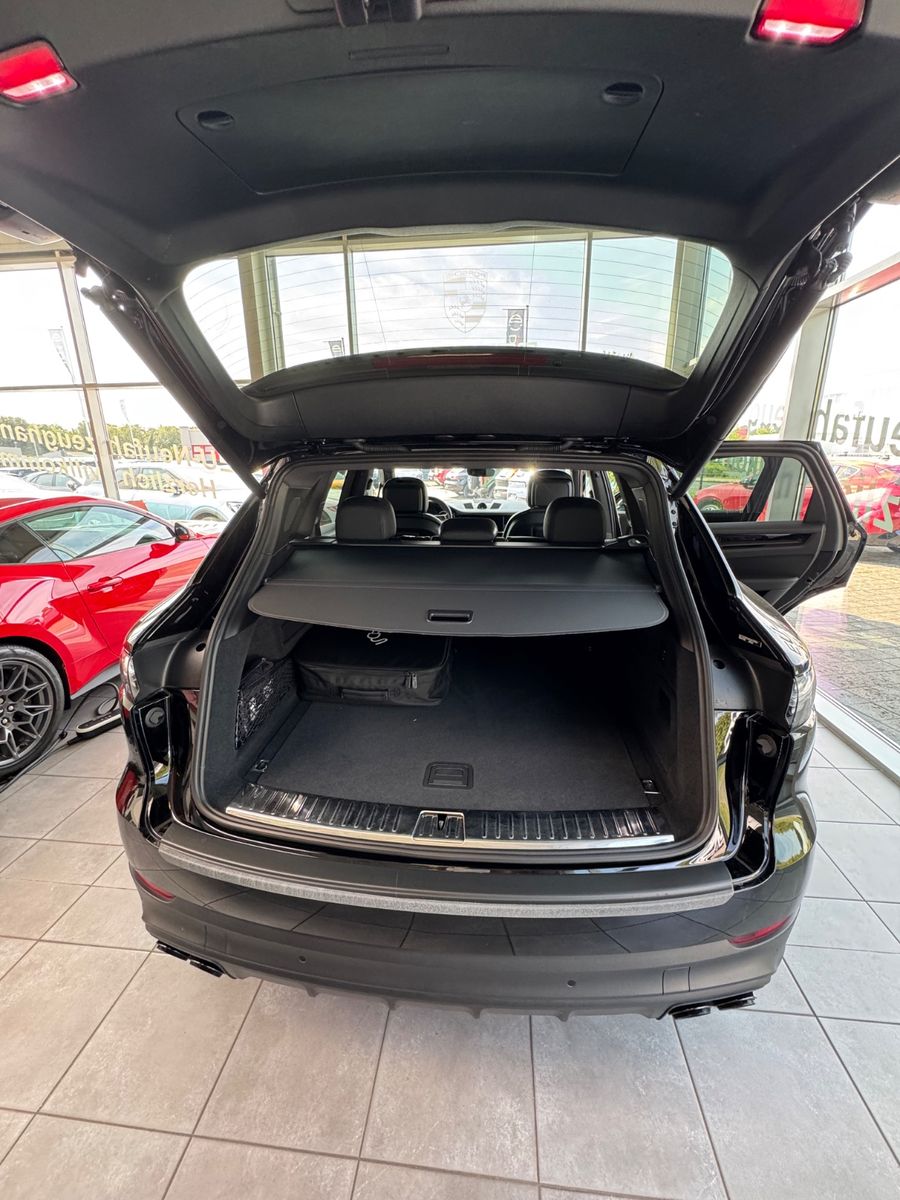 Fahrzeugabbildung Porsche Cayenne E-Hybrid/Innodrive/Panodach/