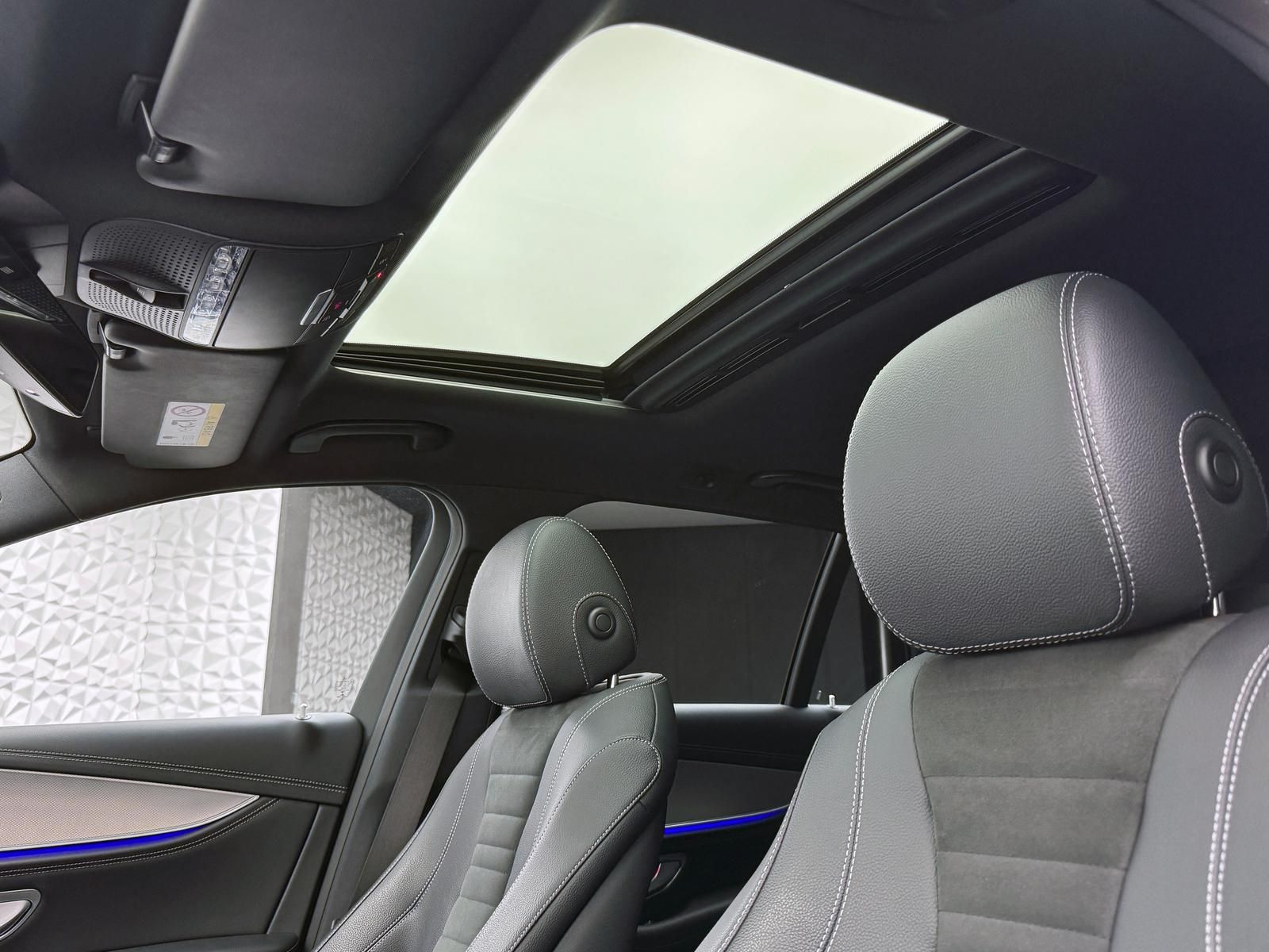 Fahrzeugabbildung Mercedes-Benz E220d T AMG*DISTRO*PANO*LUFT*360°*LED*DAB*ILS+