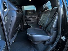 DODGE RAM 2500 Laramie Night Crew Cab 6.7HO 8 Gang