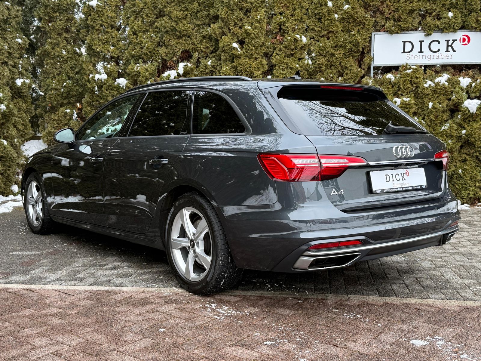 Fahrzeugabbildung Audi A4 Avant 40TDI S-tr LED+NAV+SHZ+AHK+KAM+MEMO+MMI