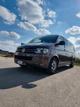 Volkswagen VW T5 CARAVELLE 2015 2.0 TDI Automatik - VW T5 Caravelle von privat