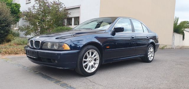 BMW 520i