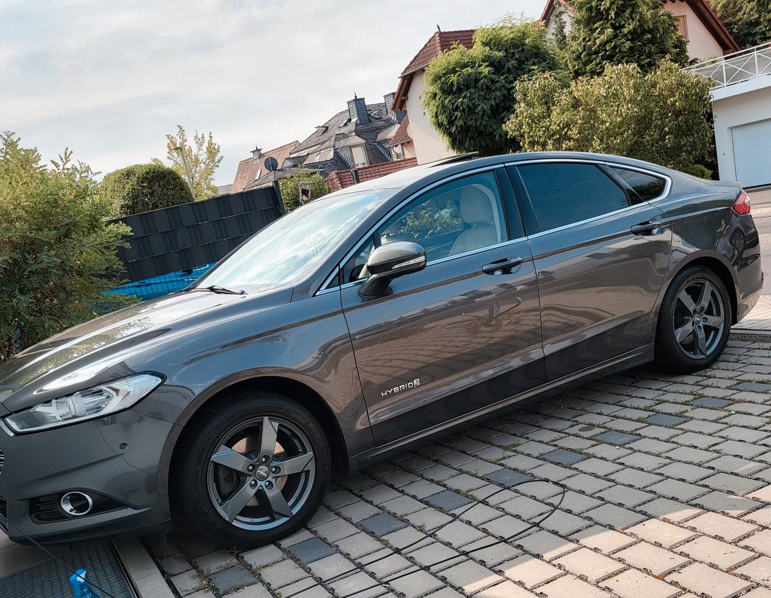 Ford Mondeo Hybrid, neu Getriebe. 