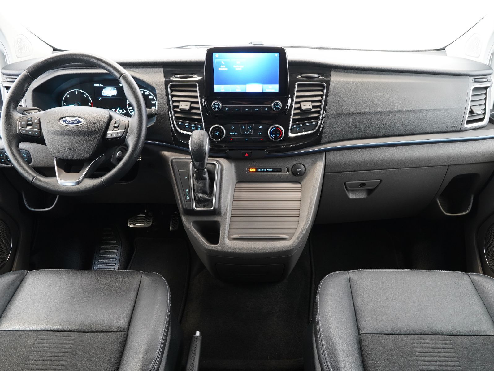 Fahrzeugabbildung Ford Tourneo Custom 320 L2 Active 8-SITZER/XENON