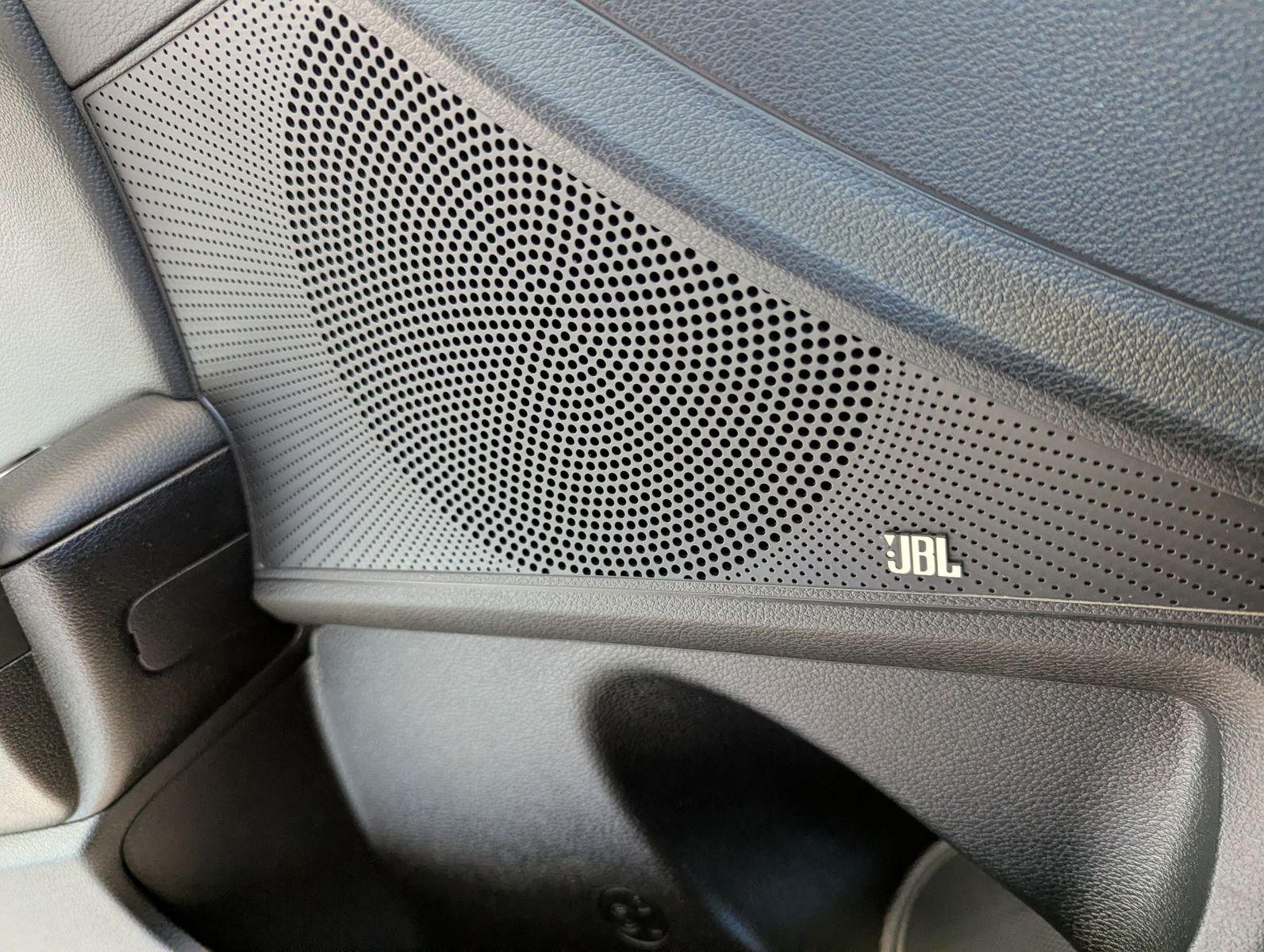Fahrzeugabbildung Kia cee'd Sportswagon 1.5 DCT Spirit LED JBL Cam 7J
