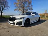 BMW 750i xDrive - M 7 Facelift Garantie/Servicepaket - BMW 7er Reihe: Facelift