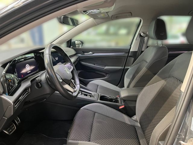 Fahrzeugabbildung Volkswagen Golf Variant VIII 1.5 TSI DSG ACTIVE NAVI KAMERA
