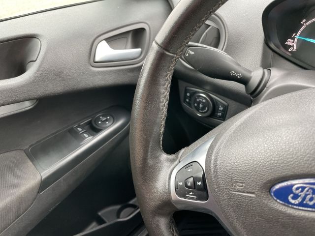 Fahrzeugabbildung Ford Transit Courier 1.0 EcoBoost Trend AHK,  Klimaan