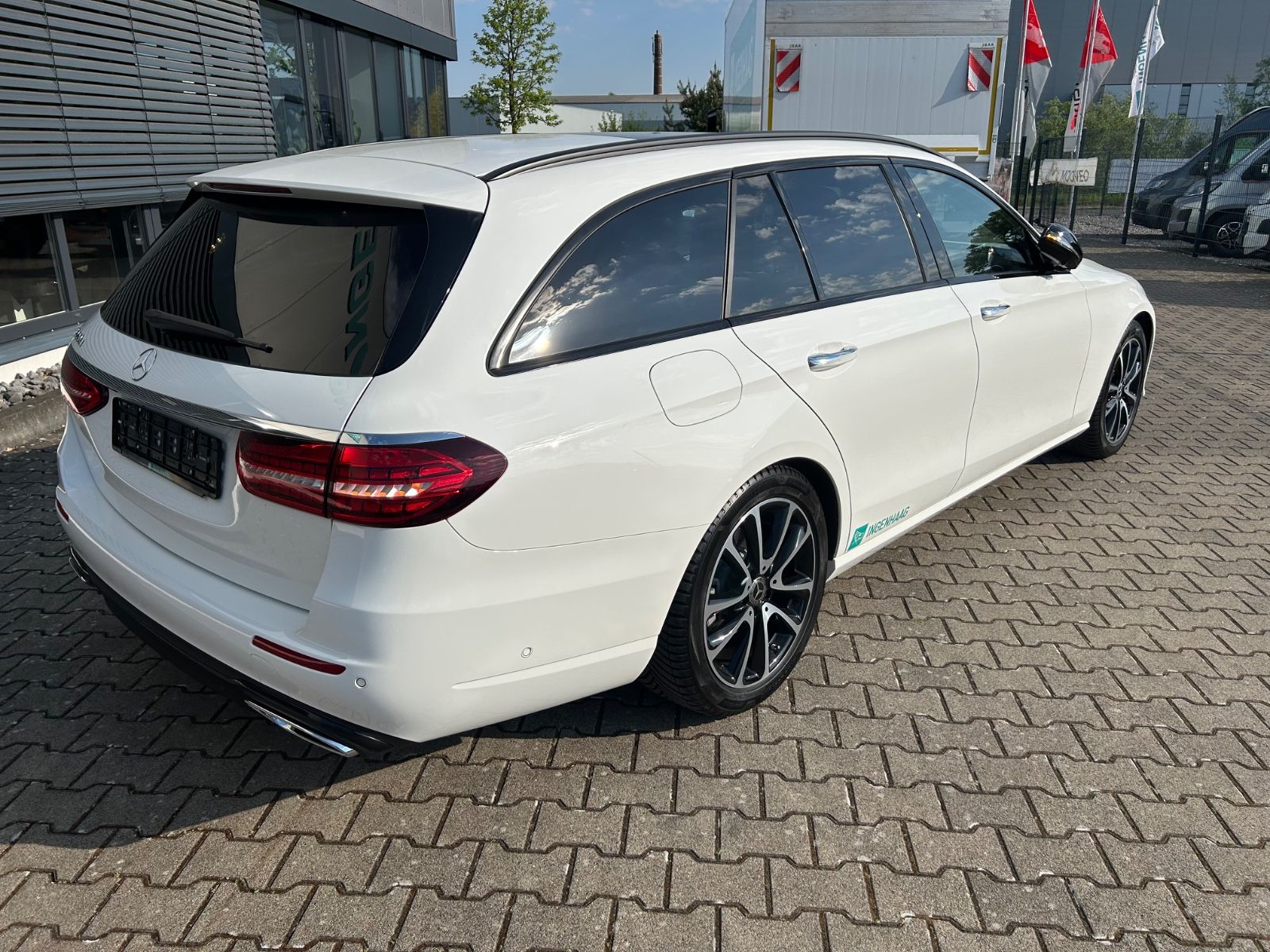 Fahrzeugabbildung Mercedes-Benz E 220  T d  Night Paket Pano Navi Kamera
