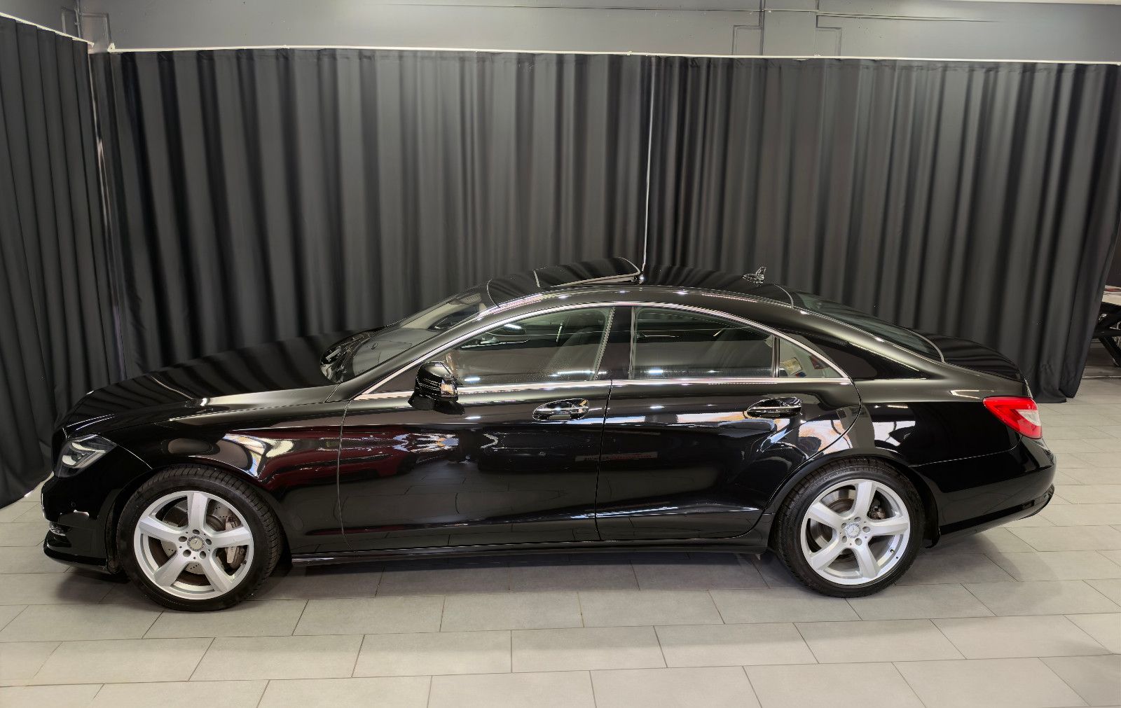 Fahrzeugabbildung Mercedes-Benz CLS 500 |AMG-LINE|H/K|PANO|AIR-MATIC|DE-FZG