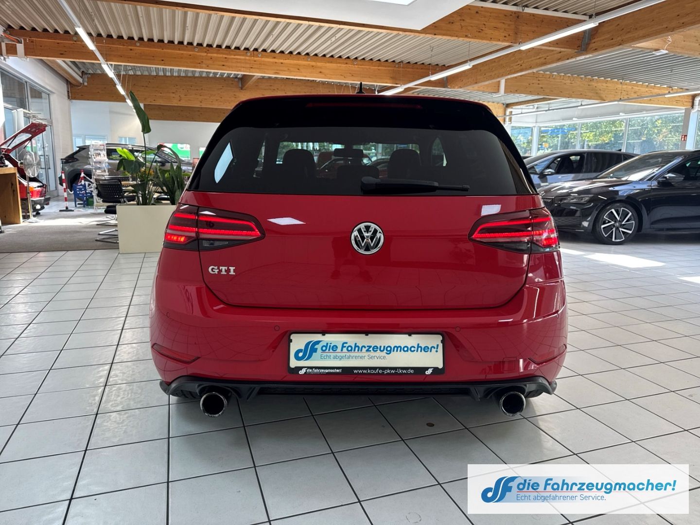 Fahrzeugabbildung Volkswagen Golf VII GTI BMT Start-Stopp Soundsystem Dynaudi