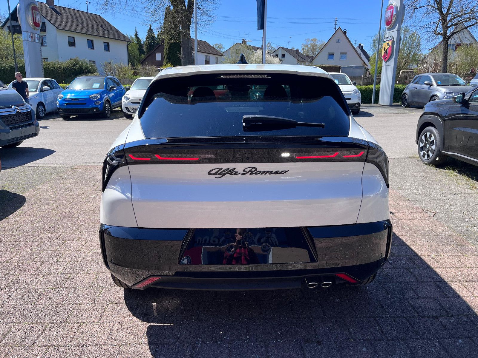 Fahrzeugabbildung Alfa Romeo Junior Ibrida 1.2 VGT 48V-Hybrid 107 kW Ti