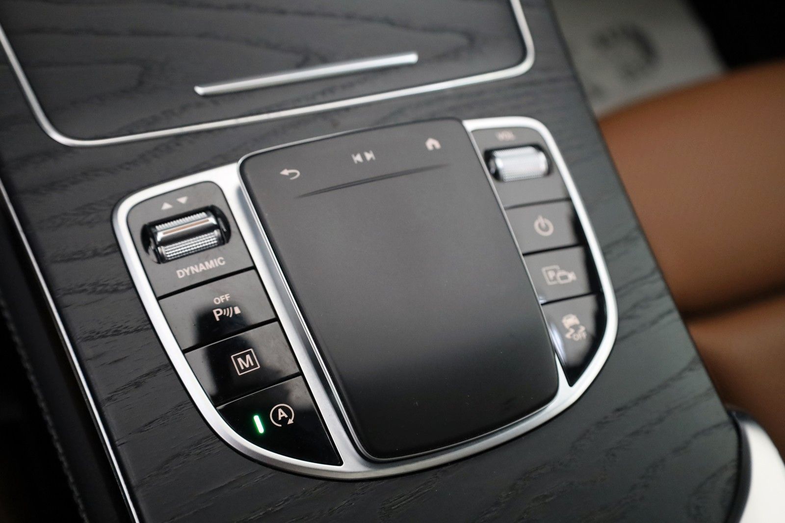 Fahrzeugabbildung Mercedes-Benz GLC 200d COUPE AMG Line Leder,Navi,LED,Kamera,SD