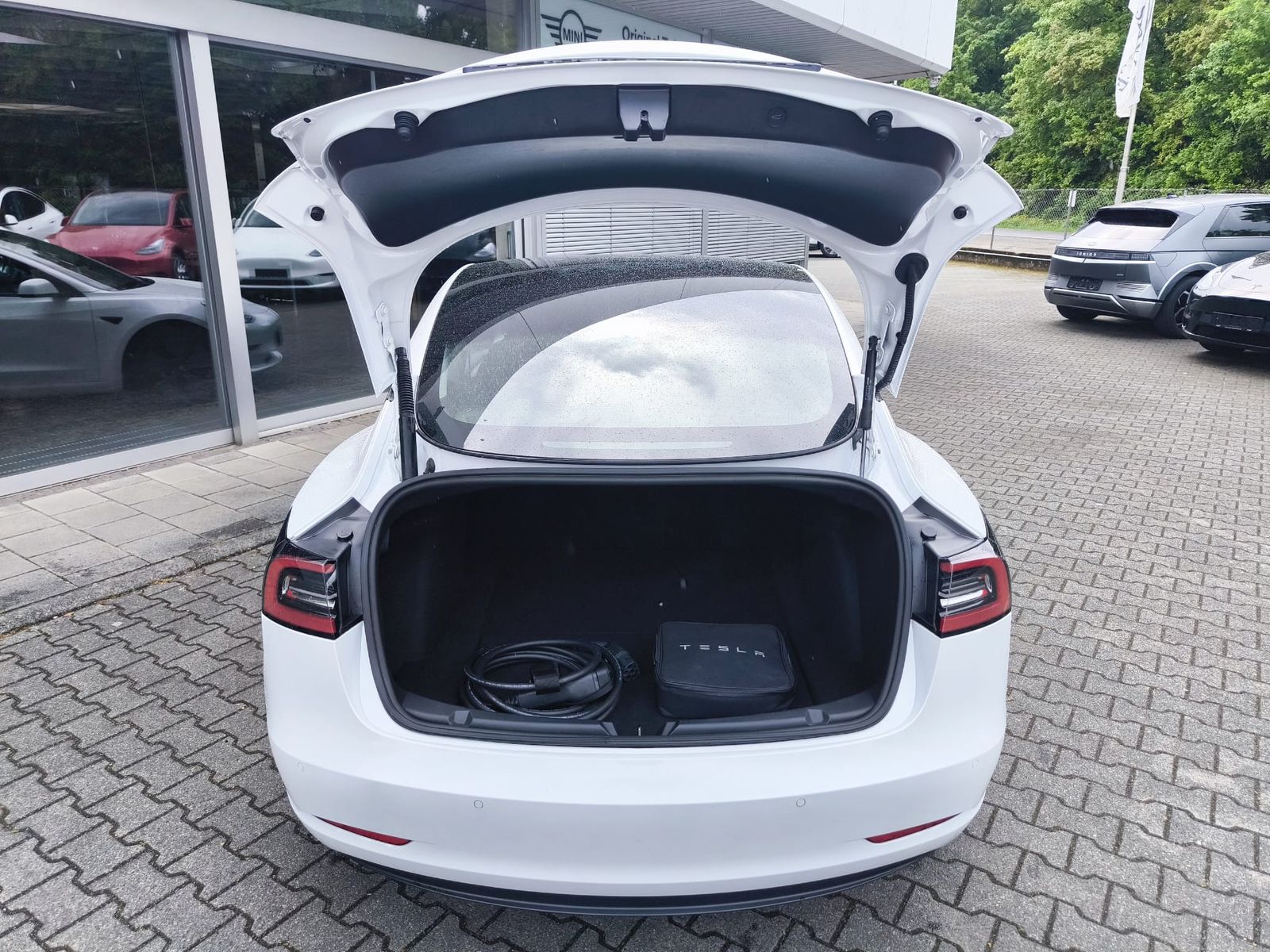 Fahrzeugabbildung Tesla Model 3 LR Dual AWD PANO+STDHZ+LED+KAM+NAVI+AHK+