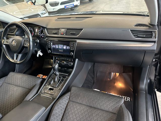 Skoda Superb Combi Style 4x4 *Shz*PDC*AHK*