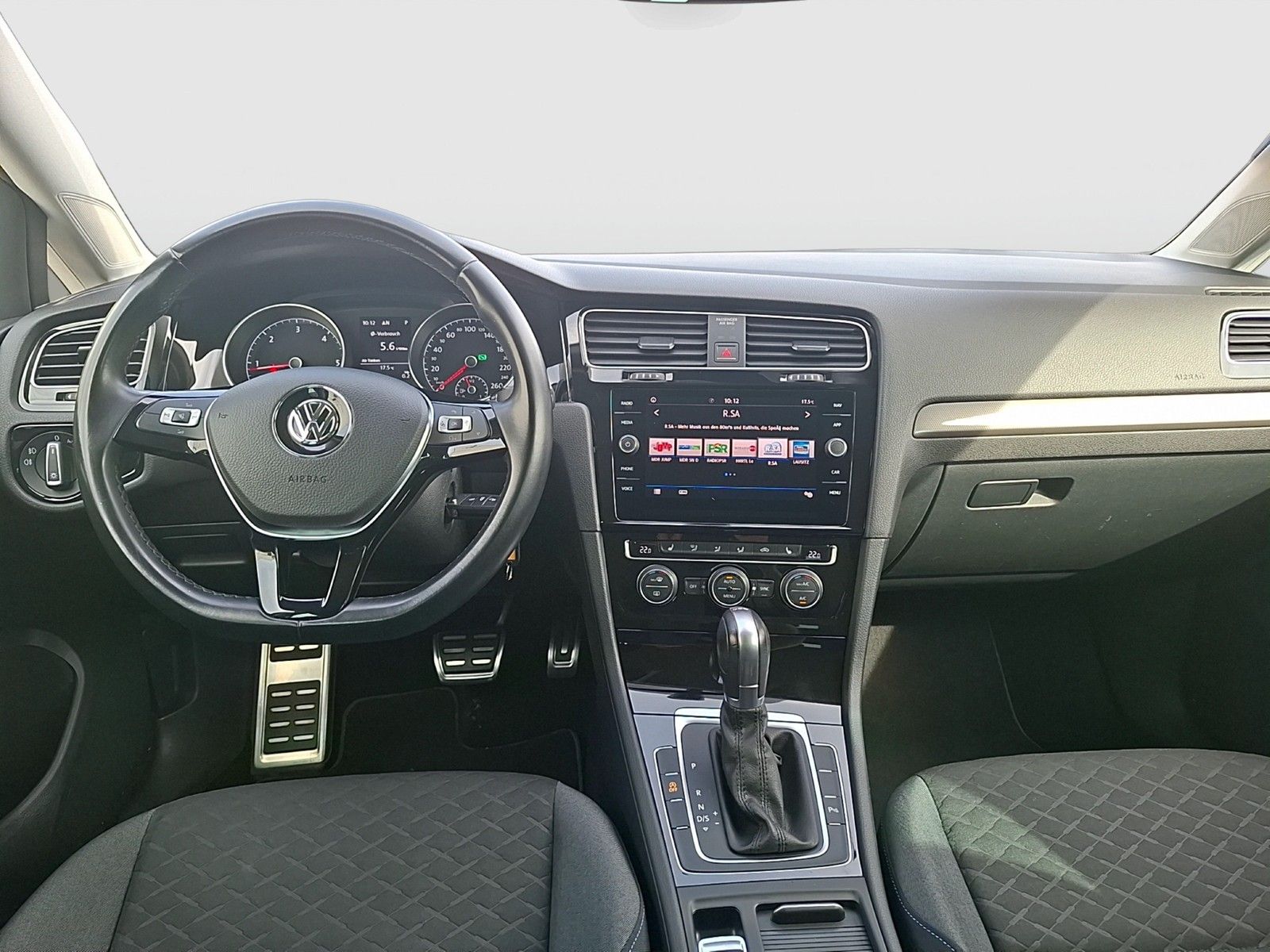 Fahrzeugabbildung Volkswagen Golf VII Variant TDI Join DSG Navi PDC SH LM