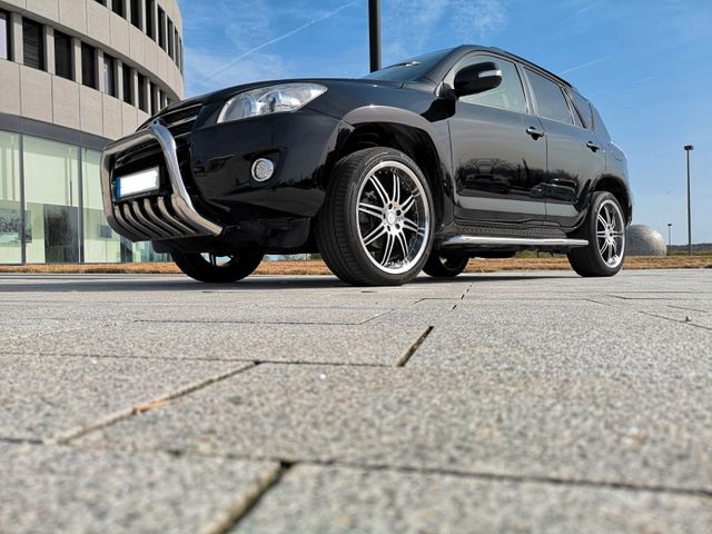 Toyota RAV4 Sol+/RFK/Navi/BT/Keyl. Go/SHZ/eGSHD/4x4/8f